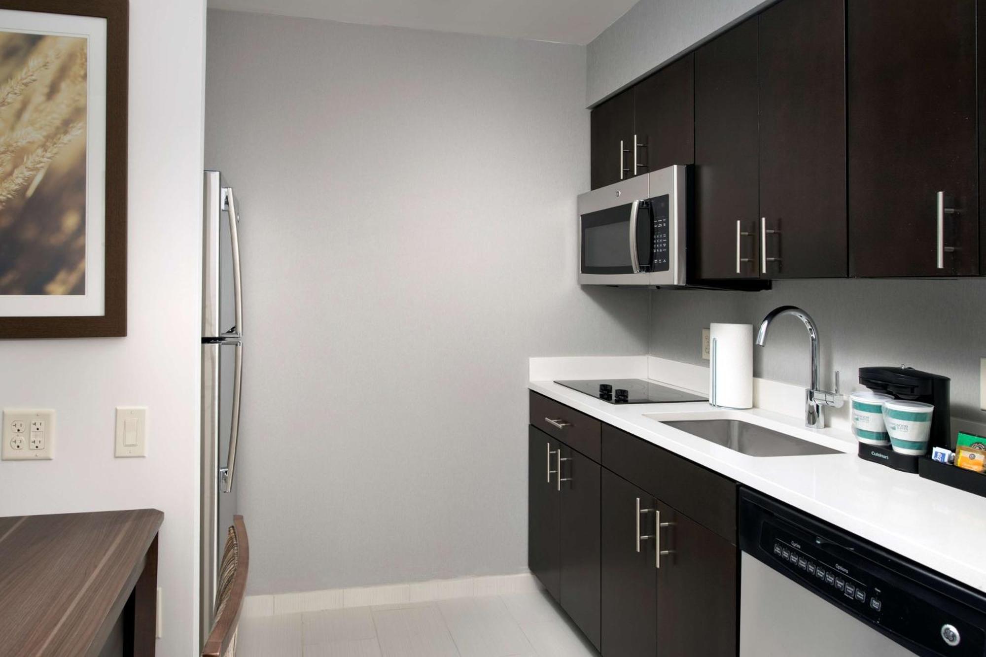 Homewood Suites By Hilton Kansas City Speedway Esterno foto