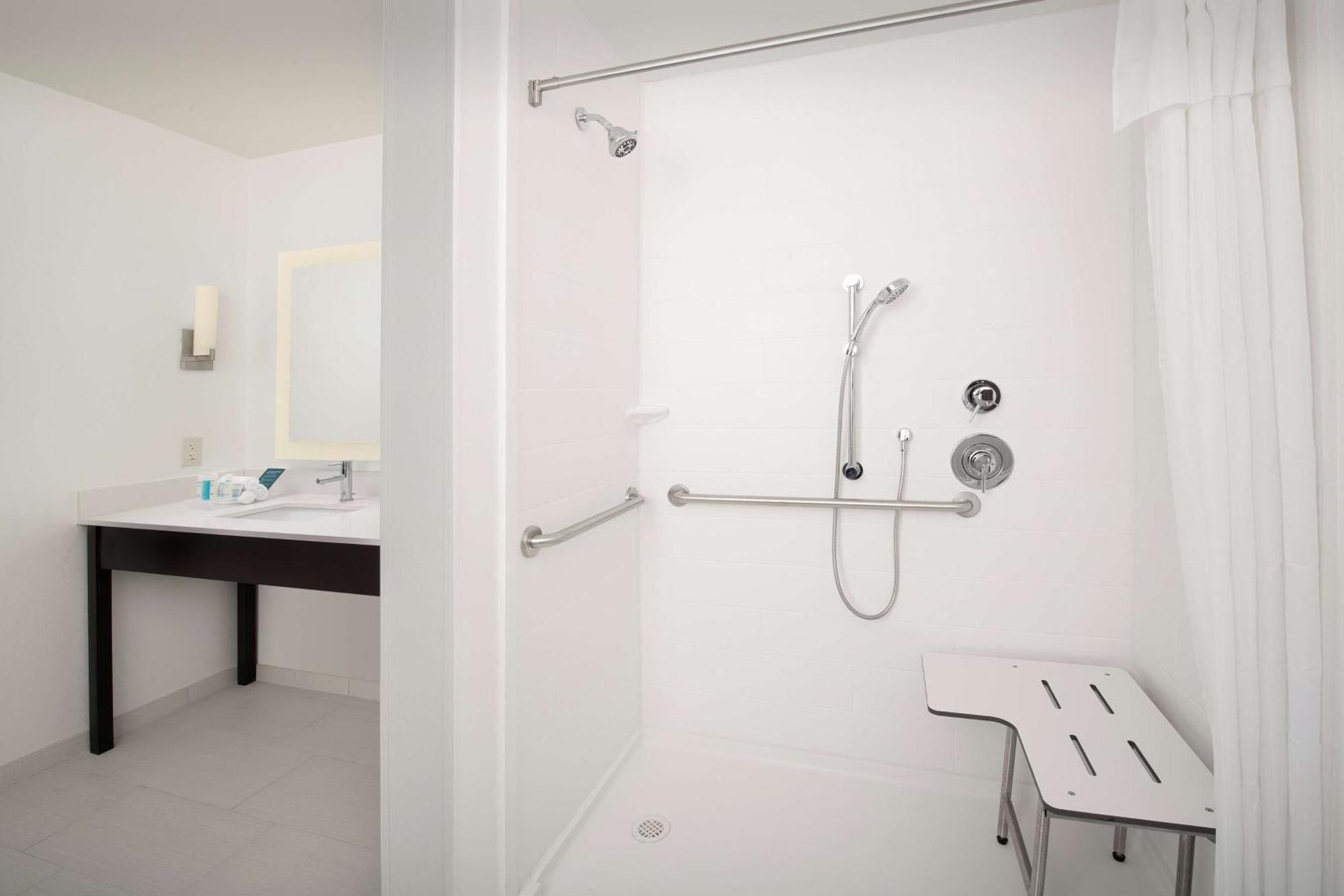 Homewood Suites By Hilton Kansas City Speedway Esterno foto