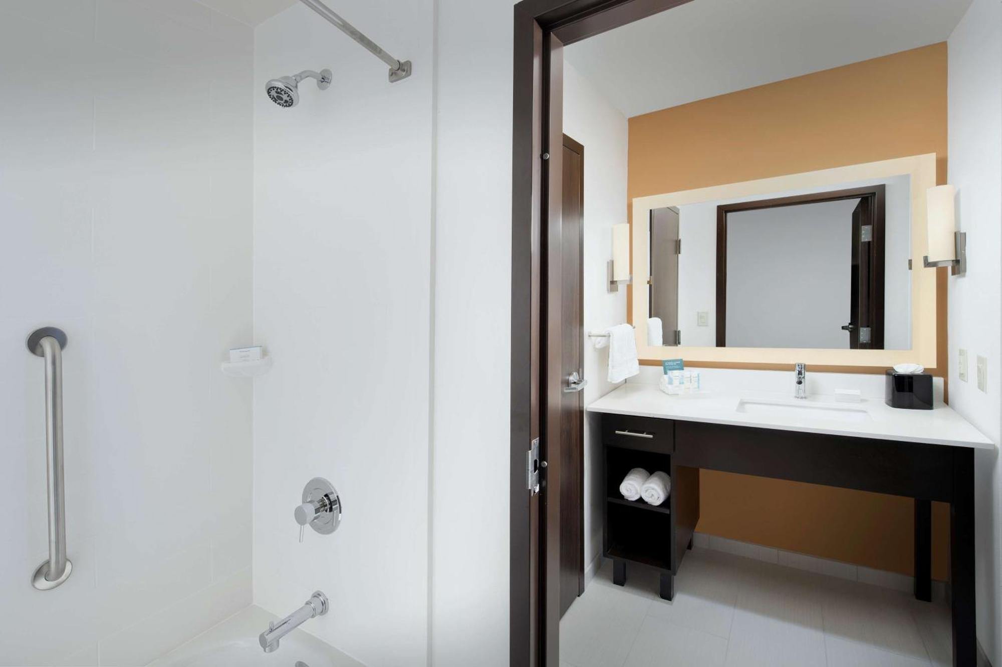 Homewood Suites By Hilton Kansas City Speedway Esterno foto